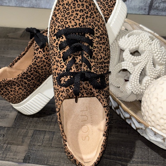 Soul Naturalizer Topaz sneakers mini leopard print pattern SZ 7.5 - Picture 4 of 9
